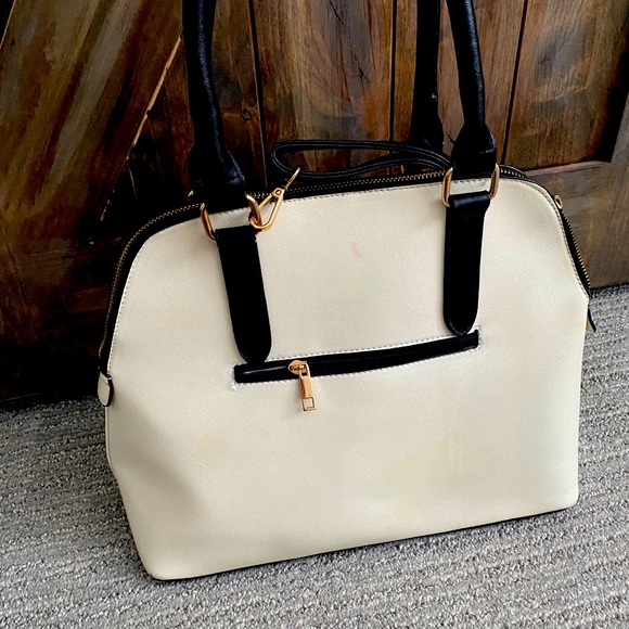 Purse - Picture 2 of 4